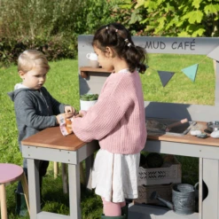 MUDDY BUDDY Speelkeuken Voor Buiten "Mud Café" Warm Grijs -Speelgoed Verkoop muddy buddy speelkeuken voor buiten mud cafe warm grijs a412706 3